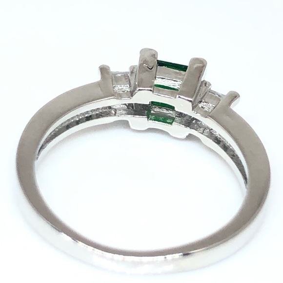 925/14kw Gold Princess Cut Emerald Green CZ Ring - Picture 7 of 10